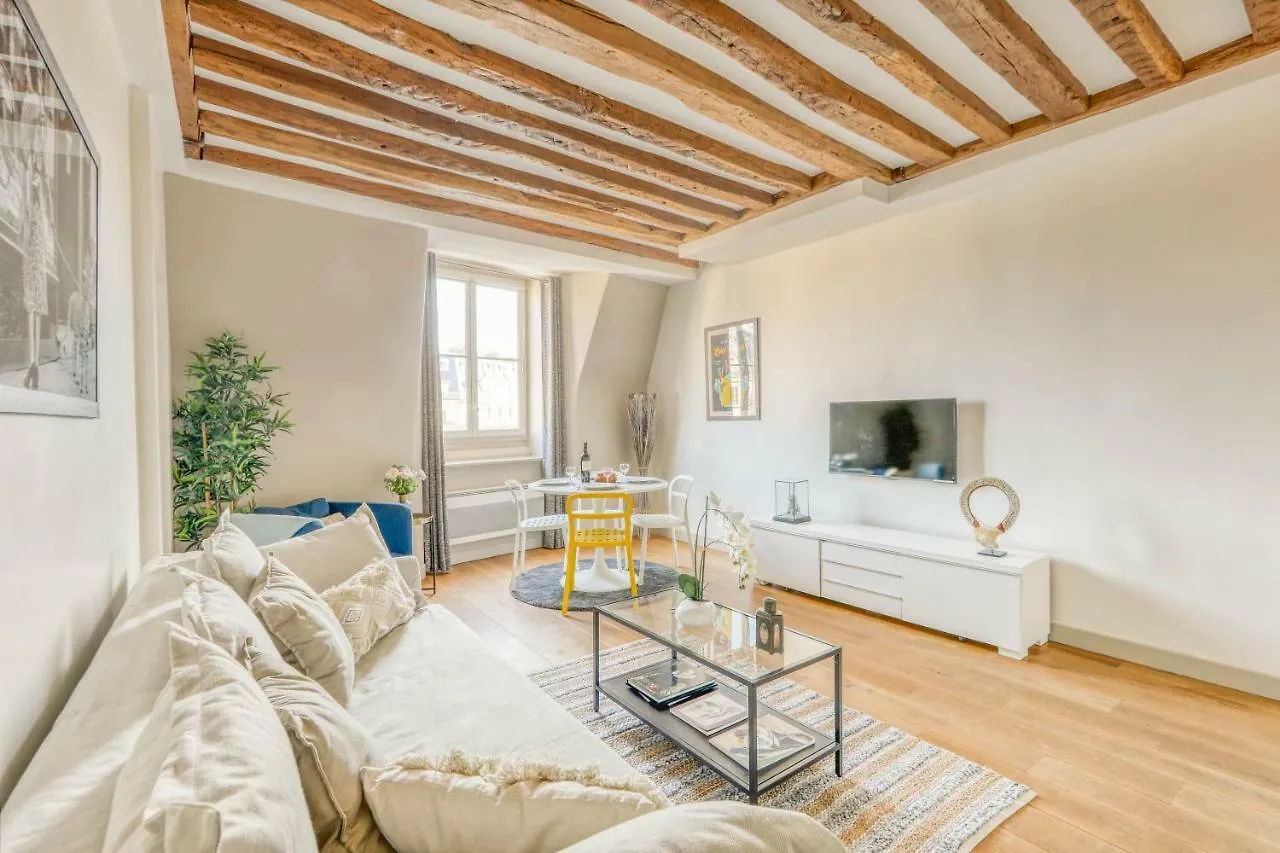 Luxury Apartment On The Place Des Victoires Paryż 0*,  Francja