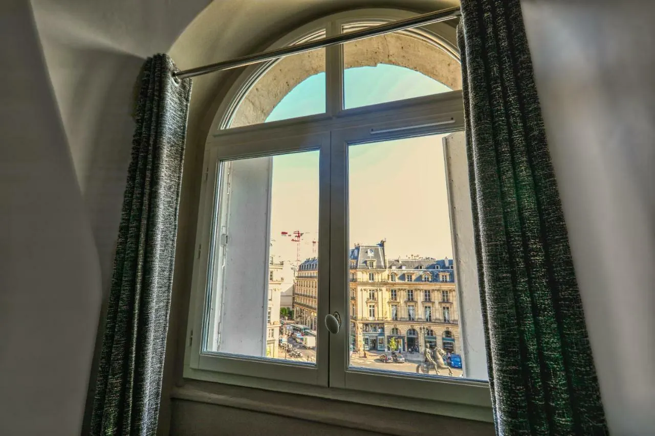 Luxury Apartment On The Place Des Victoires Paryż 0*,  Francja