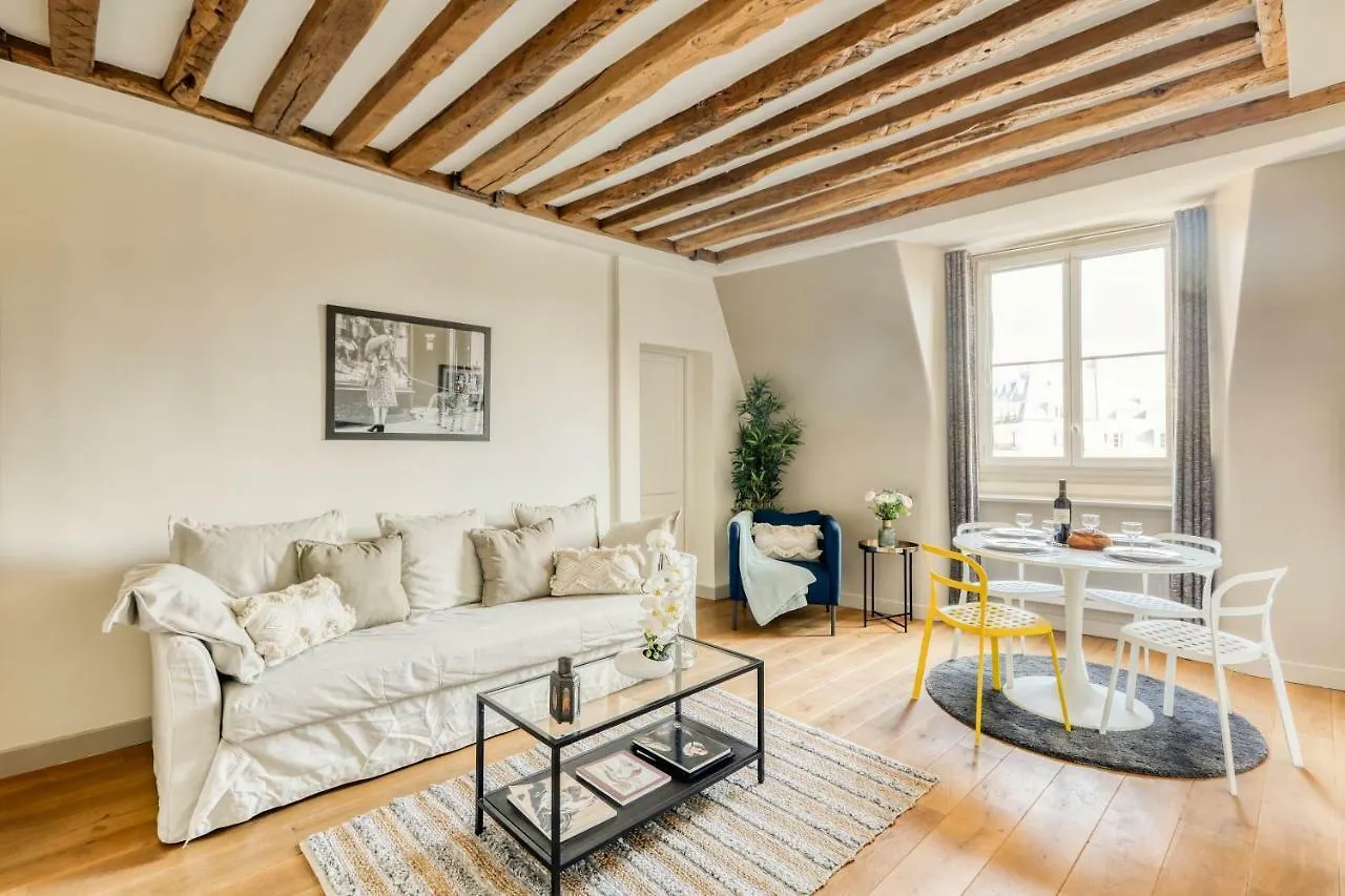 Luxury Apartment On The Place Des Victoires Paryż Francja